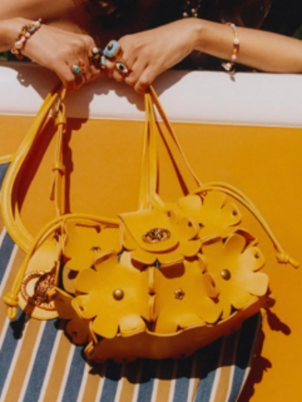 KURT GEIGER LONDON Chelsea Flowers Bag - Picture 14 of 16